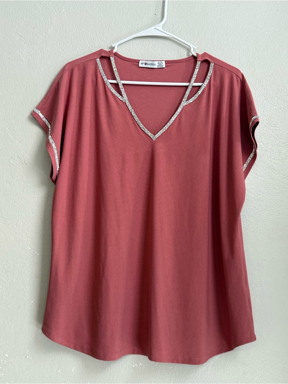 89th & Madison Terracotta Rhinestone Lattice V-Neck Top XL
